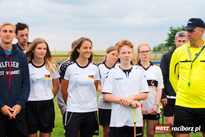 Zdjęcie w galerii na portalu naszraciborz.pl: W Cyprzanowie grali w schlagballa. Niemcy zdominowały Polskę wiadomości z regionu