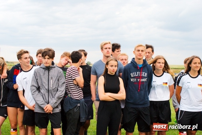 Zdjęcie w galerii na portalu naszraciborz.pl: W Cyprzanowie grali w schlagballa. Niemcy zdominowały Polskę wiadomości z regionu