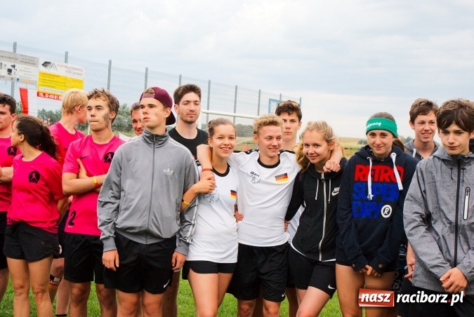 Zdjęcie w galerii na portalu naszraciborz.pl: W Cyprzanowie grali w schlagballa. Niemcy zdominowały Polskę wiadomości z regionu