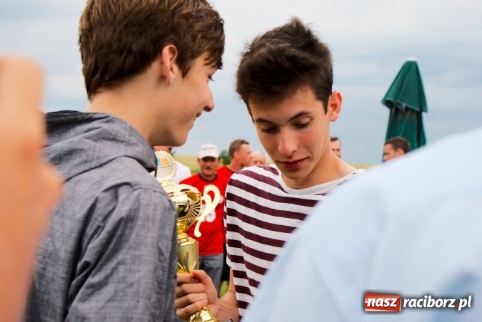 Zdjęcie w galerii na portalu naszraciborz.pl: W Cyprzanowie grali w schlagballa. Niemcy zdominowały Polskę wiadomości z regionu