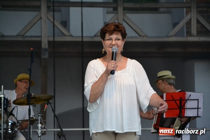 Zdjęcie w galerii na portalu naszraciborz.pl: Koncert zespołu 60 PLUS na Zamku Piastowskim wiadomości z regionu