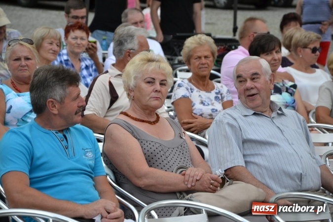 Zdjęcie w galerii na portalu naszraciborz.pl: Koncert zespołu 60 PLUS na Zamku Piastowskim wiadomości z regionu