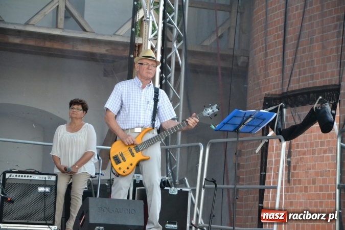 Zdjęcie w galerii na portalu naszraciborz.pl: Koncert zespołu 60 PLUS na Zamku Piastowskim wiadomości z regionu