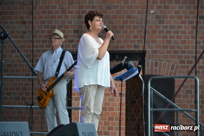 Zdjęcie w galerii na portalu naszraciborz.pl: Koncert zespołu 60 PLUS na Zamku Piastowskim wiadomości z regionu