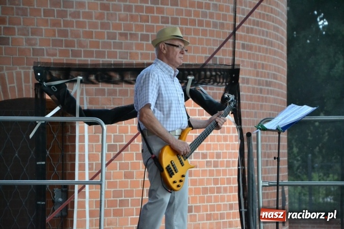 Zdjęcie w galerii na portalu naszraciborz.pl: Koncert zespołu 60 PLUS na Zamku Piastowskim wiadomości z regionu