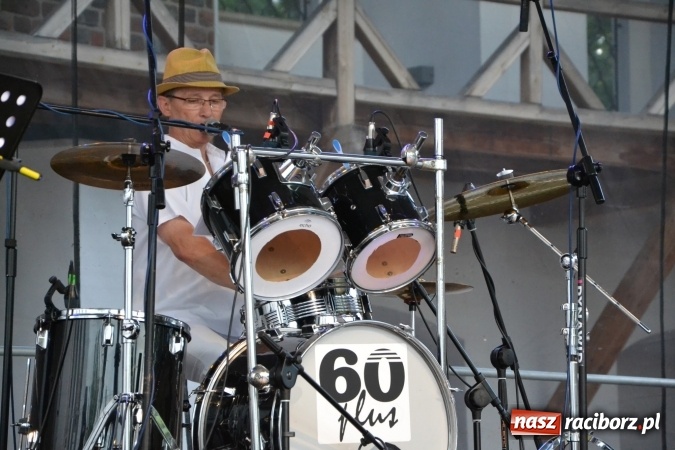 Zdjęcie w galerii na portalu naszraciborz.pl: Koncert zespołu 60 PLUS na Zamku Piastowskim wiadomości z regionu