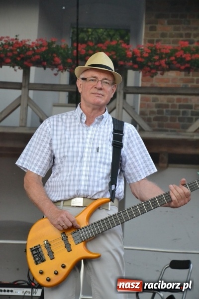 Zdjęcie w galerii na portalu naszraciborz.pl: Koncert zespołu 60 PLUS na Zamku Piastowskim wiadomości z regionu