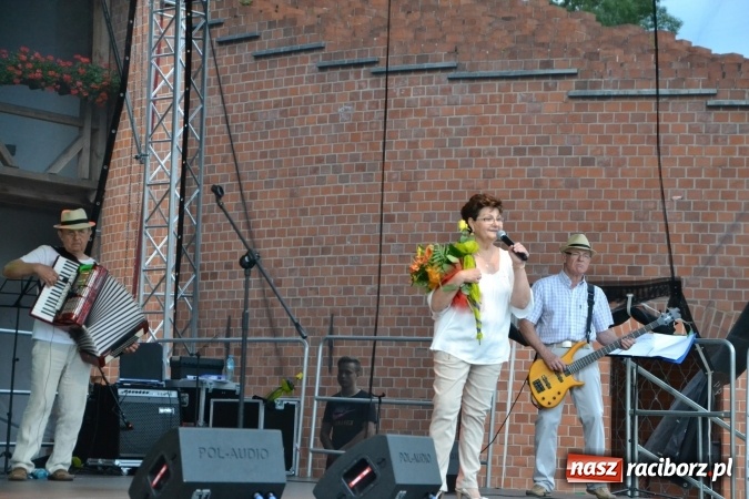 Zdjęcie w galerii na portalu naszraciborz.pl: Koncert zespołu 60 PLUS na Zamku Piastowskim wiadomości z regionu