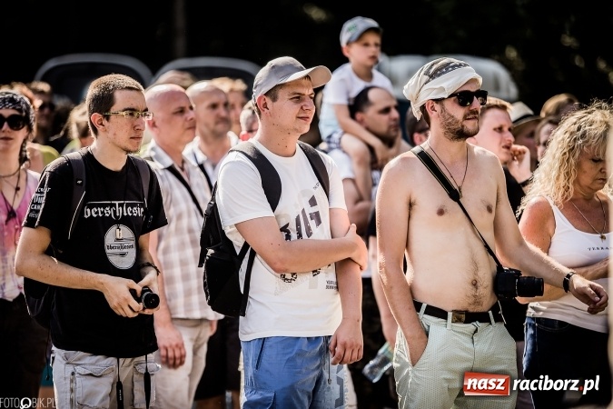 Zdjęcie w galerii na portalu naszraciborz.pl: Bitwa wojów nad Ulgą. Pierwszy dzień VIII Raciborskiego Festiwalu Średniowiecznego już za nami wiadomości z regionu