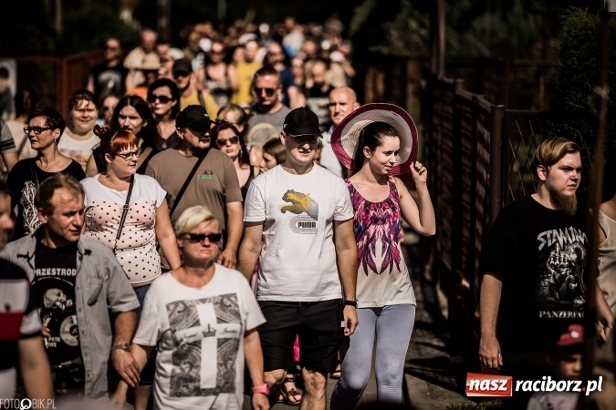 Zdjęcie w galerii na portalu naszraciborz.pl: Bitwa wojów nad Ulgą. Pierwszy dzień VIII Raciborskiego Festiwalu Średniowiecznego już za nami wiadomości z regionu