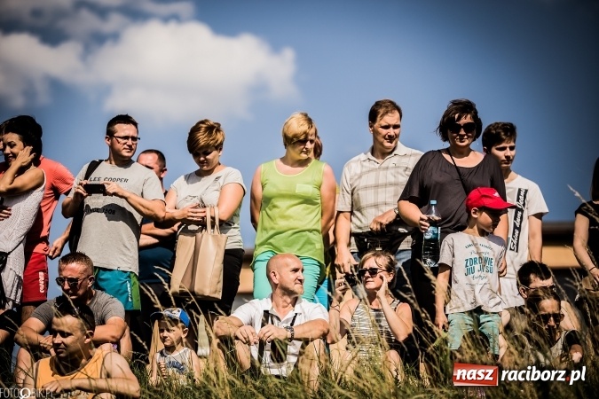 Zdjęcie w galerii na portalu naszraciborz.pl: Bitwa wojów nad Ulgą. Pierwszy dzień VIII Raciborskiego Festiwalu Średniowiecznego już za nami wiadomości z regionu