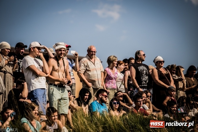 Zdjęcie w galerii na portalu naszraciborz.pl: Bitwa wojów nad Ulgą. Pierwszy dzień VIII Raciborskiego Festiwalu Średniowiecznego już za nami wiadomości z regionu