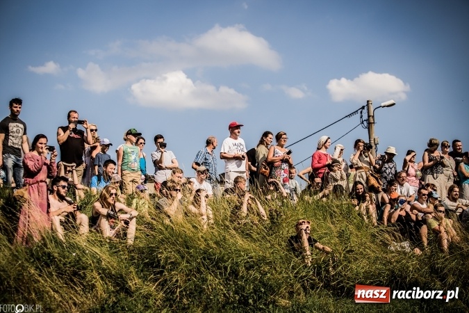 Zdjęcie w galerii na portalu naszraciborz.pl: Bitwa wojów nad Ulgą. Pierwszy dzień VIII Raciborskiego Festiwalu Średniowiecznego już za nami wiadomości z regionu