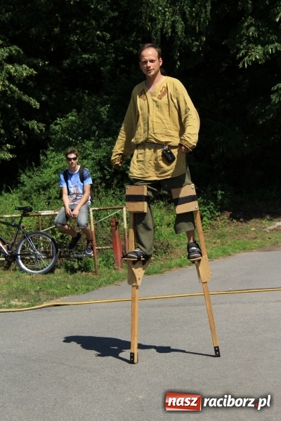 Zdjęcie w galerii na portalu naszraciborz.pl: Bitwa wojów nad Ulgą. Pierwszy dzień VIII Raciborskiego Festiwalu Średniowiecznego już za nami wiadomości z regionu