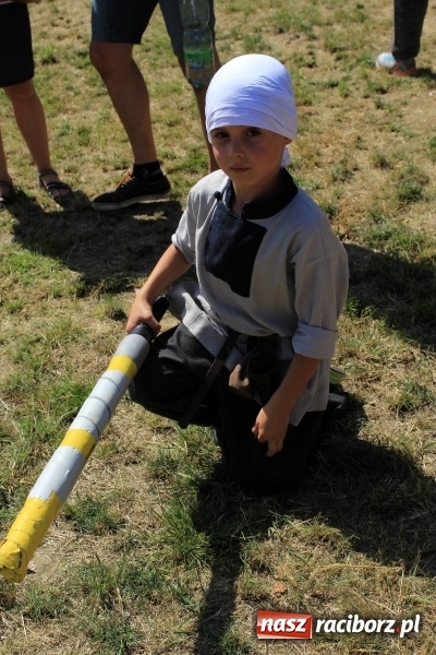 Zdjęcie w galerii na portalu naszraciborz.pl: Bitwa wojów nad Ulgą. Pierwszy dzień VIII Raciborskiego Festiwalu Średniowiecznego już za nami wiadomości z regionu