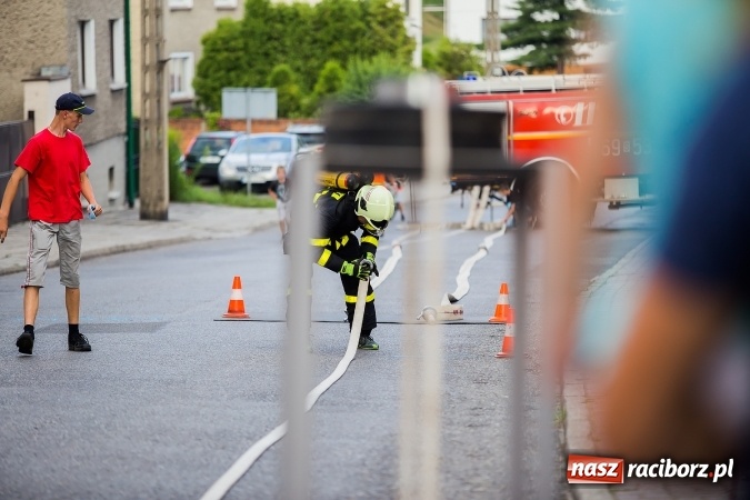 Zdjęcie w galerii na portalu naszraciborz.pl: Żelazny jak strażak w Krzanowicach. David Pasek z pucharem prezesa OSP Krzanowice wiadomości z regionu