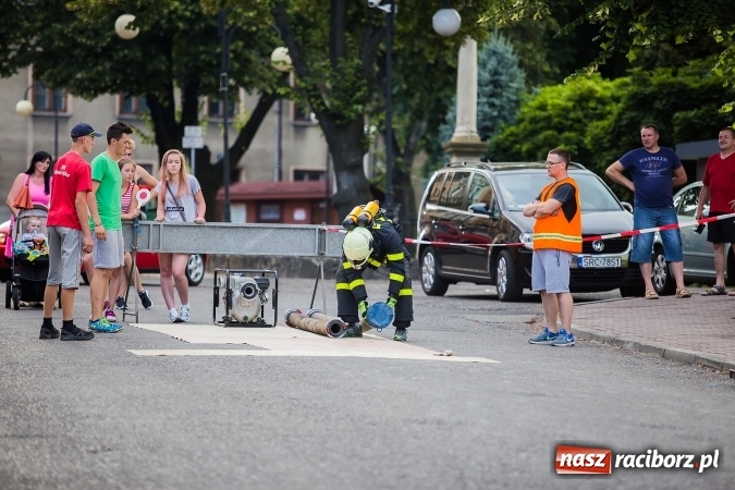Zdjęcie w galerii na portalu naszraciborz.pl: Żelazny jak strażak w Krzanowicach. David Pasek z pucharem prezesa OSP Krzanowice wiadomości z regionu