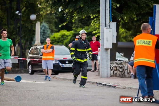 Zdjęcie w galerii na portalu naszraciborz.pl: Żelazny jak strażak w Krzanowicach. David Pasek z pucharem prezesa OSP Krzanowice wiadomości z regionu