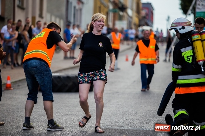 Zdjęcie w galerii na portalu naszraciborz.pl: Żelazny jak strażak w Krzanowicach. David Pasek z pucharem prezesa OSP Krzanowice wiadomości z regionu