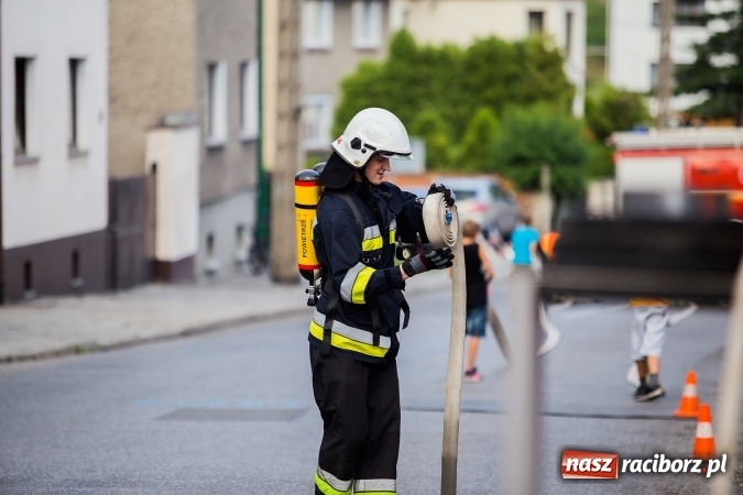 Zdjęcie w galerii na portalu naszraciborz.pl: Żelazny jak strażak w Krzanowicach. David Pasek z pucharem prezesa OSP Krzanowice wiadomości z regionu