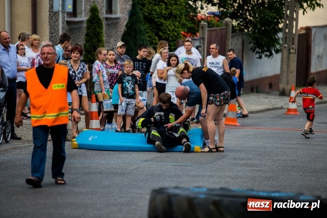 Zdjęcie w galerii na portalu naszraciborz.pl: Żelazny jak strażak w Krzanowicach. David Pasek z pucharem prezesa OSP Krzanowice wiadomości z regionu