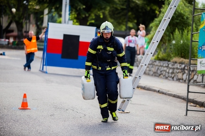 Zdjęcie w galerii na portalu naszraciborz.pl: Żelazny jak strażak w Krzanowicach. David Pasek z pucharem prezesa OSP Krzanowice wiadomości z regionu