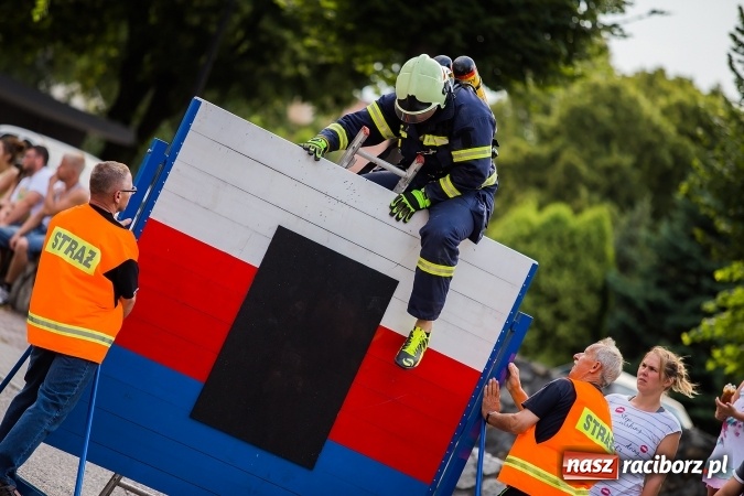 Zdjęcie w galerii na portalu naszraciborz.pl: Żelazny jak strażak w Krzanowicach. David Pasek z pucharem prezesa OSP Krzanowice wiadomości z regionu