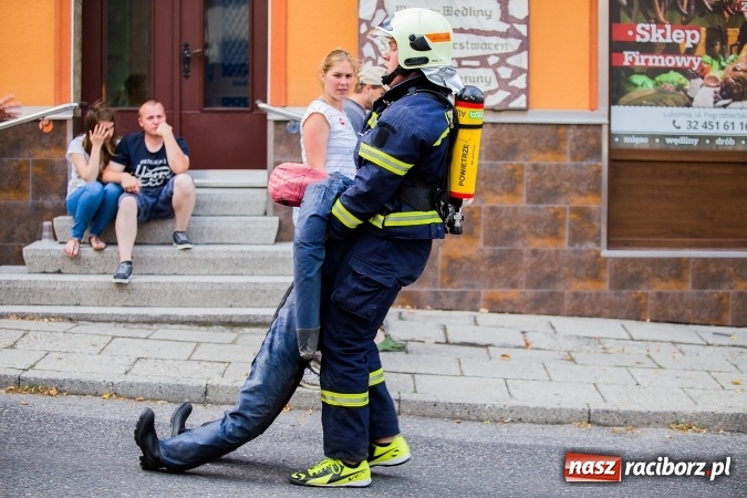 Zdjęcie w galerii na portalu naszraciborz.pl: Żelazny jak strażak w Krzanowicach. David Pasek z pucharem prezesa OSP Krzanowice wiadomości z regionu