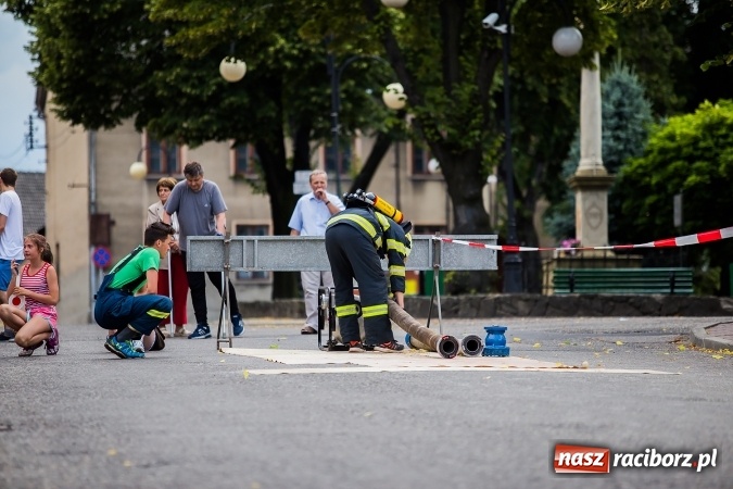 Zdjęcie w galerii na portalu naszraciborz.pl: Żelazny jak strażak w Krzanowicach. David Pasek z pucharem prezesa OSP Krzanowice wiadomości z regionu