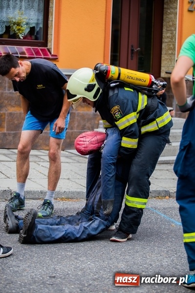 Zdjęcie w galerii na portalu naszraciborz.pl: Żelazny jak strażak w Krzanowicach. David Pasek z pucharem prezesa OSP Krzanowice wiadomości z regionu