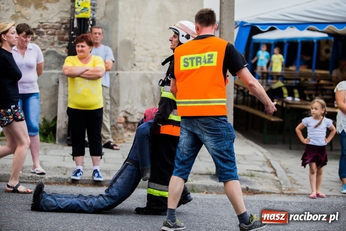 Zdjęcie w galerii na portalu naszraciborz.pl: Żelazny jak strażak w Krzanowicach. David Pasek z pucharem prezesa OSP Krzanowice wiadomości z regionu