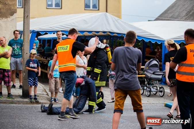 Zdjęcie w galerii na portalu naszraciborz.pl: Żelazny jak strażak w Krzanowicach. David Pasek z pucharem prezesa OSP Krzanowice wiadomości z regionu