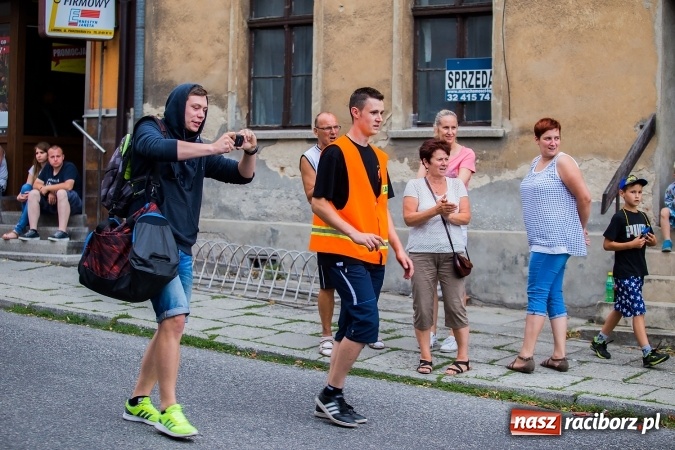 Zdjęcie w galerii na portalu naszraciborz.pl: Żelazny jak strażak w Krzanowicach. David Pasek z pucharem prezesa OSP Krzanowice wiadomości z regionu