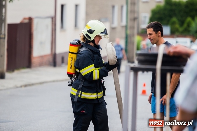 Zdjęcie w galerii na portalu naszraciborz.pl: Żelazny jak strażak w Krzanowicach. David Pasek z pucharem prezesa OSP Krzanowice wiadomości z regionu