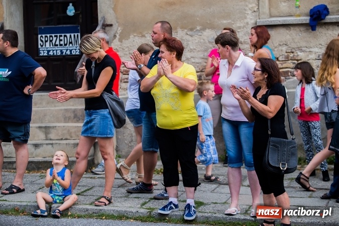 Zdjęcie w galerii na portalu naszraciborz.pl: Żelazny jak strażak w Krzanowicach. David Pasek z pucharem prezesa OSP Krzanowice wiadomości z regionu