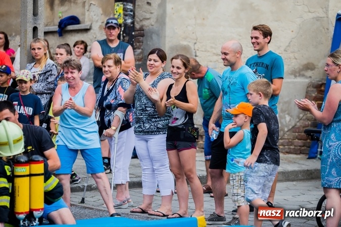 Zdjęcie w galerii na portalu naszraciborz.pl: Żelazny jak strażak w Krzanowicach. David Pasek z pucharem prezesa OSP Krzanowice wiadomości z regionu