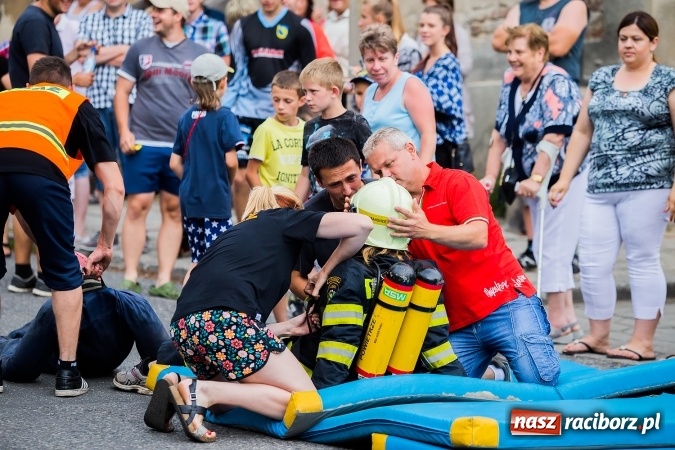 Zdjęcie w galerii na portalu naszraciborz.pl: Żelazny jak strażak w Krzanowicach. David Pasek z pucharem prezesa OSP Krzanowice wiadomości z regionu