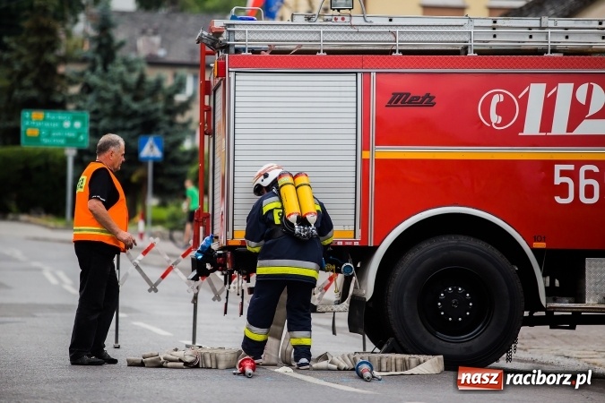 Zdjęcie w galerii na portalu naszraciborz.pl: Żelazny jak strażak w Krzanowicach. David Pasek z pucharem prezesa OSP Krzanowice wiadomości z regionu