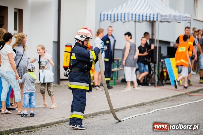 Zdjęcie w galerii na portalu naszraciborz.pl: Żelazny jak strażak w Krzanowicach. David Pasek z pucharem prezesa OSP Krzanowice wiadomości z regionu