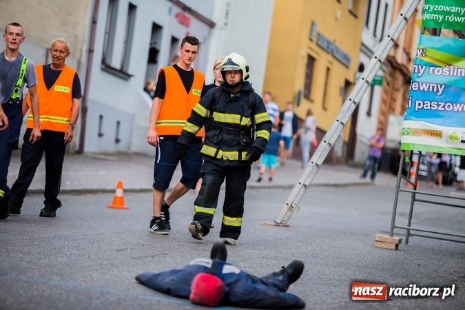 Zdjęcie w galerii na portalu naszraciborz.pl: Żelazny jak strażak w Krzanowicach. David Pasek z pucharem prezesa OSP Krzanowice wiadomości z regionu