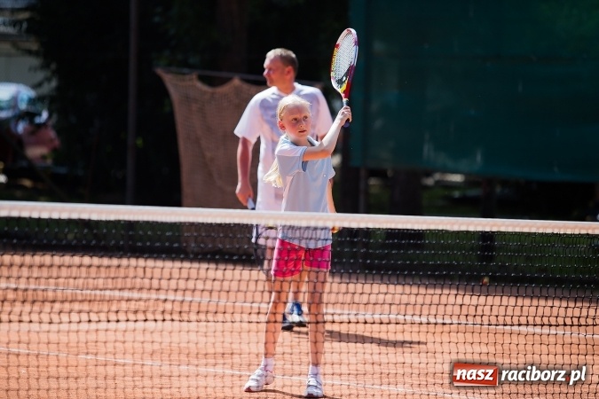 Zdjęcie w galerii na portalu naszraciborz.pl: Tenisowy piknik rodzinny na korcie przy ul. Pracy  wiadomości z regionu