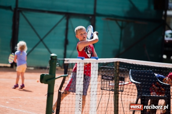 Zdjęcie w galerii na portalu naszraciborz.pl: Tenisowy piknik rodzinny na korcie przy ul. Pracy  wiadomości z regionu