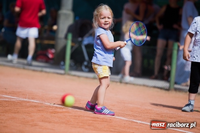 Zdjęcie w galerii na portalu naszraciborz.pl: Tenisowy piknik rodzinny na korcie przy ul. Pracy  wiadomości z regionu
