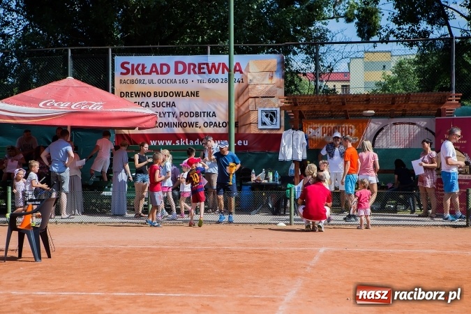 Zdjęcie w galerii na portalu naszraciborz.pl: Tenisowy piknik rodzinny na korcie przy ul. Pracy  wiadomości z regionu