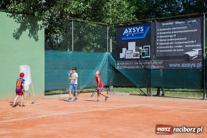 Zdjęcie w galerii na portalu naszraciborz.pl: Tenisowy piknik rodzinny na korcie przy ul. Pracy  wiadomości z regionu