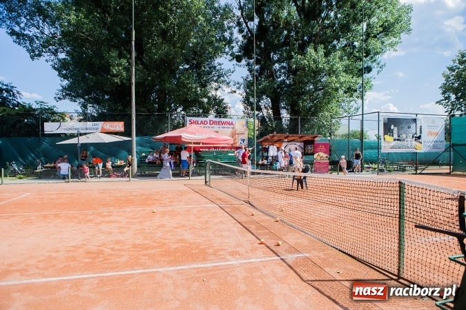 Zdjęcie w galerii na portalu naszraciborz.pl: Tenisowy piknik rodzinny na korcie przy ul. Pracy  wiadomości z regionu