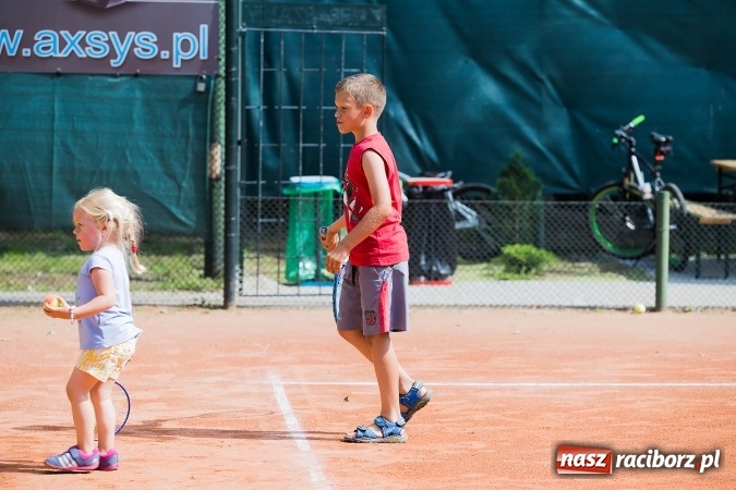 Zdjęcie w galerii na portalu naszraciborz.pl: Tenisowy piknik rodzinny na korcie przy ul. Pracy  wiadomości z regionu