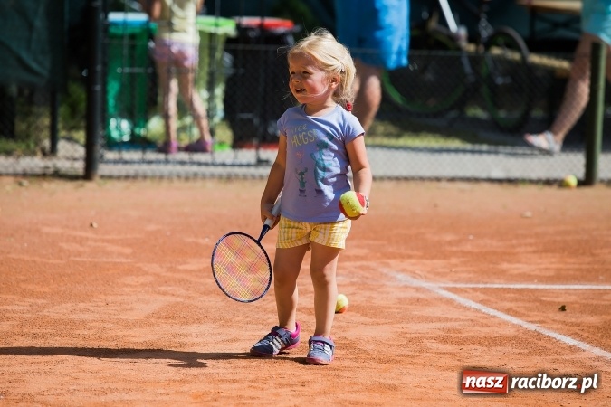 Zdjęcie w galerii na portalu naszraciborz.pl: Tenisowy piknik rodzinny na korcie przy ul. Pracy  wiadomości z regionu