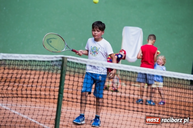 Zdjęcie w galerii na portalu naszraciborz.pl: Tenisowy piknik rodzinny na korcie przy ul. Pracy  wiadomości z regionu