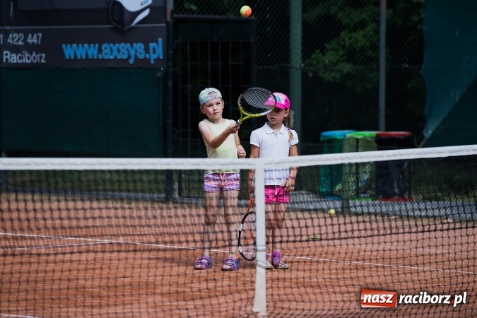 Zdjęcie w galerii na portalu naszraciborz.pl: Tenisowy piknik rodzinny na korcie przy ul. Pracy  wiadomości z regionu